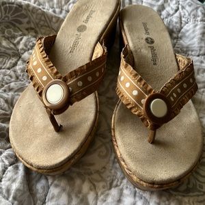 EUC Lindsay Phillips Switch Flops size 6